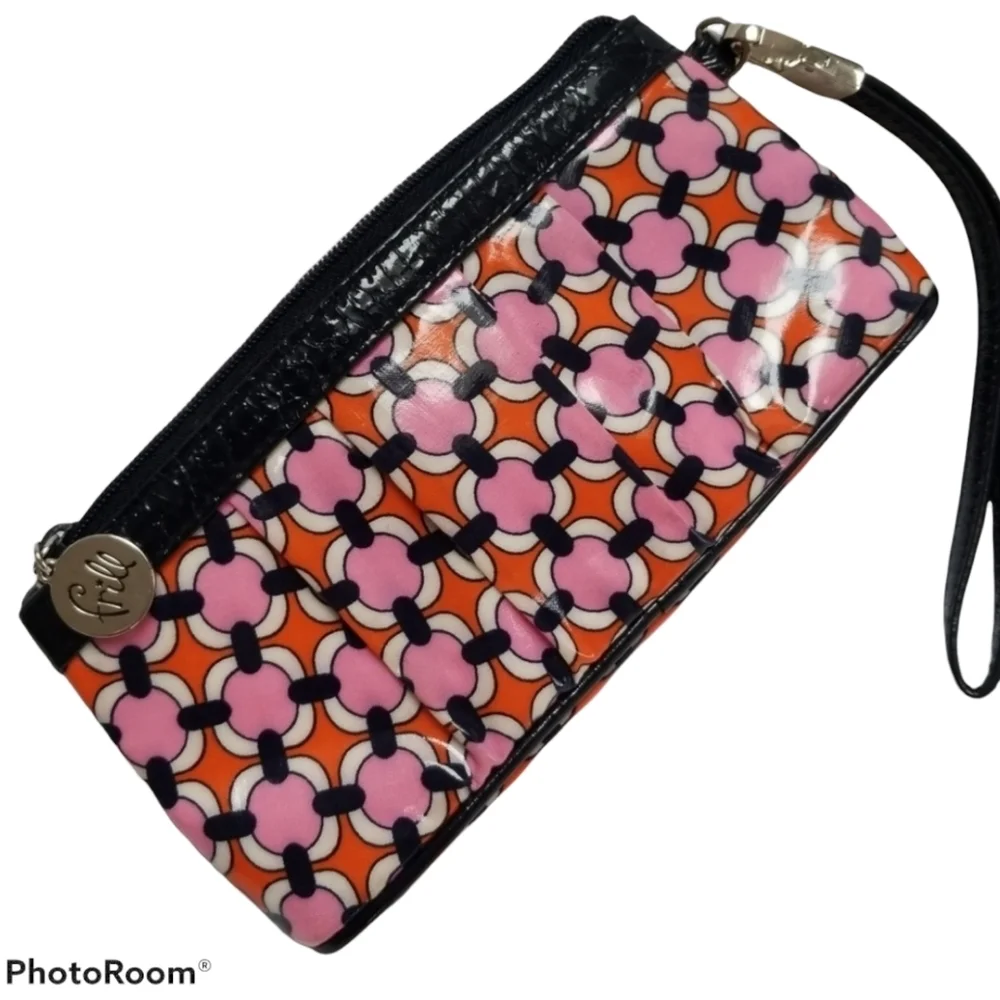 Vera Bradley Frill Geometric Wristlet - Picture 2 of 8